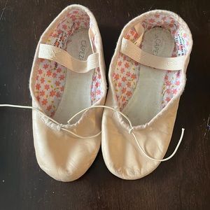 Girls size 1 ballet slippers